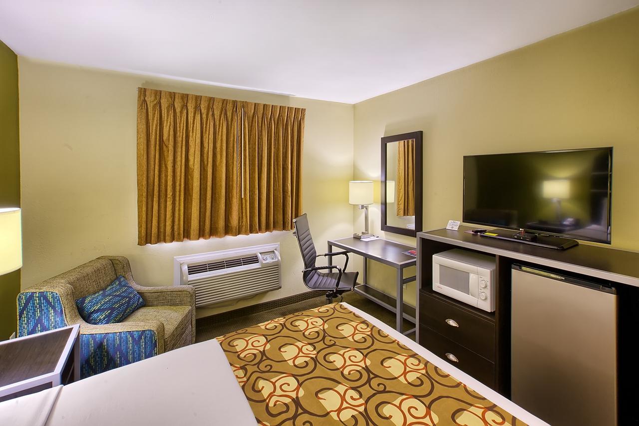 Country Hearth Inn Of Knightdale מראה חיצוני תמונה