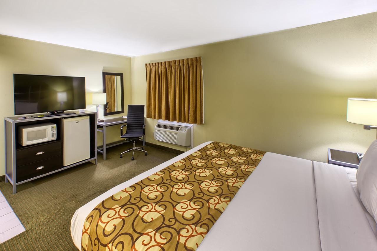 Country Hearth Inn Of Knightdale מראה חיצוני תמונה