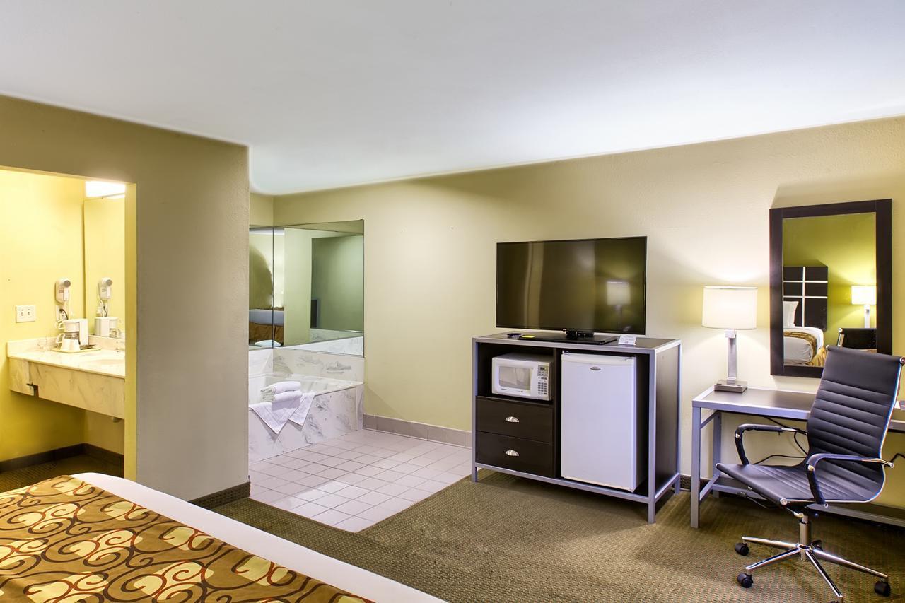 Country Hearth Inn Of Knightdale מראה חיצוני תמונה