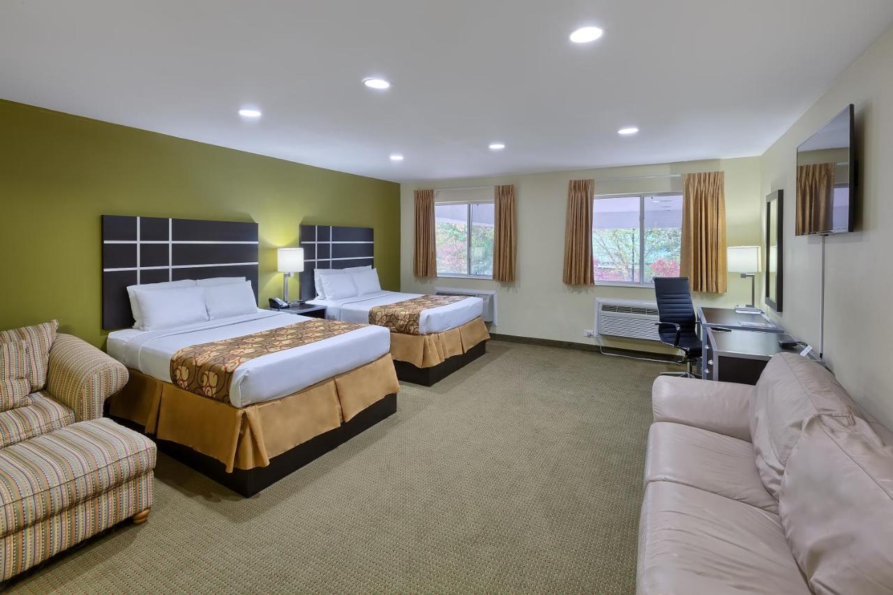 Country Hearth Inn Of Knightdale מראה חיצוני תמונה